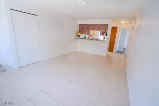 Photo #4: 2696930 Listing