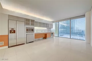 Photo #4: 2696931 Listing