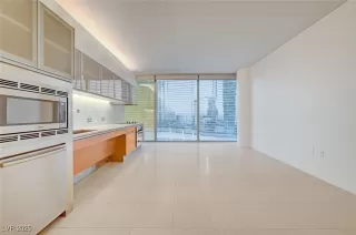 Photo #6: 2696931 Listing