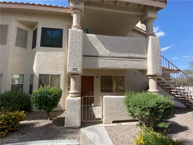 MLS: 2696977 Condo For Sale