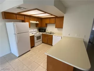 Photo #2: 2696977 Listing 