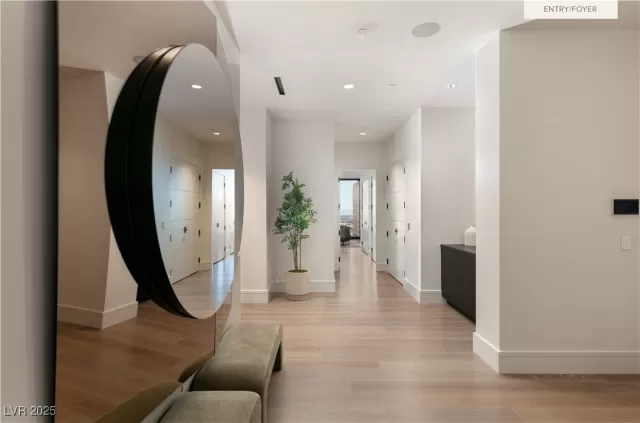 MLS: 2697004 Condo For Sale