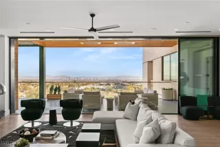 Photo #1: 2697004 Listing 