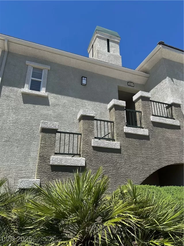 MLS: 2697009 Condo For Sale