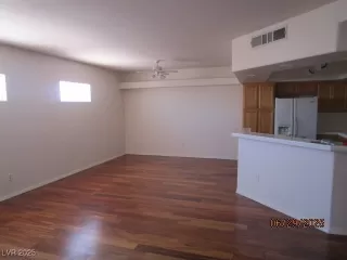 Photo #3: 2697022 Listing 