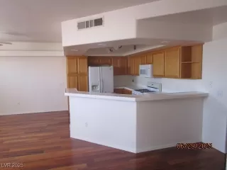 Photo #4: 2697022 Listing 