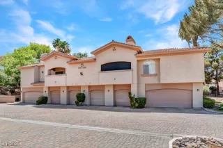 Photo #1: 2697067 Listing 