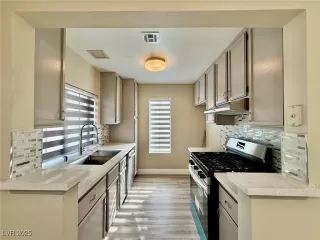 Photo #1: 2697137 Listing