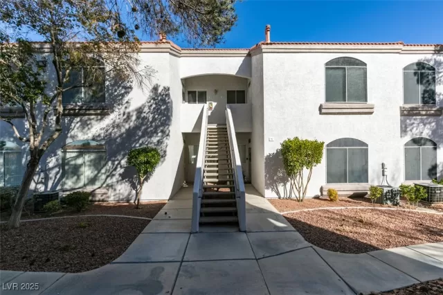 MLS: 2697159 Condo For Sale