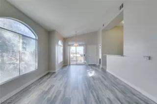 Photo #5: 2697159 Listing