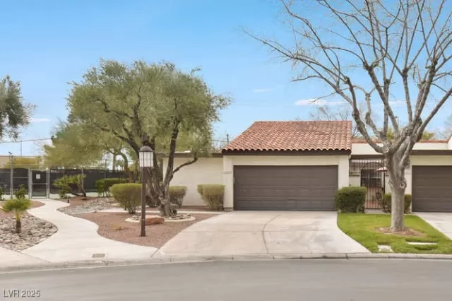 MLS: 2697211 Condo For Sale