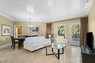 More Details about MLS # 2697212 : 30 STRADA DI VILLAGGIO 118