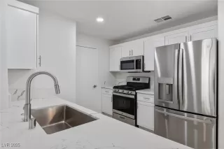 Photo #3: 2697235 Listing 