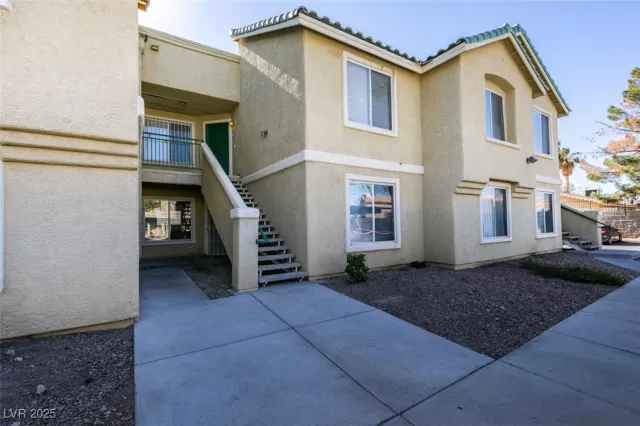 MLS: 2697254 Condo For Sale