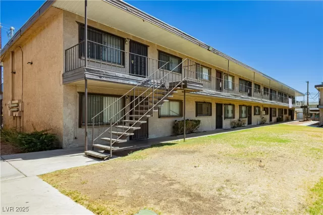 MLS: 2697266 Condo For Sale