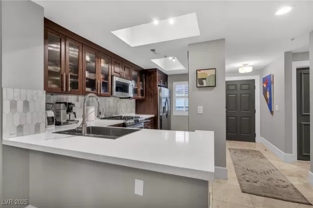 MLS: 2697281 Condo For Sale