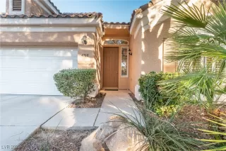 Photo #2: 2697283 Listing