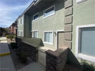 Photo #1: 2697296 Listing 