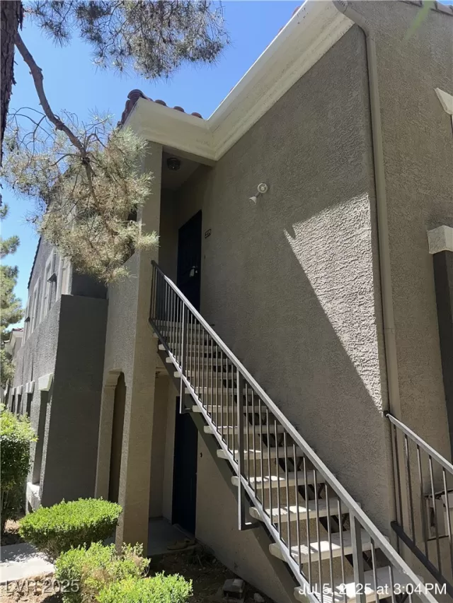 MLS: 2697317 Condo For Sale