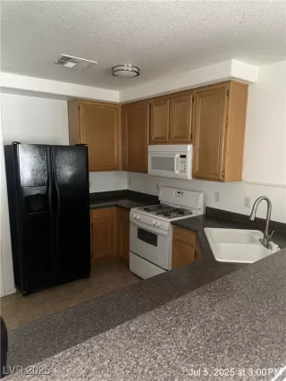 Photo #5: 2697317 Listing 