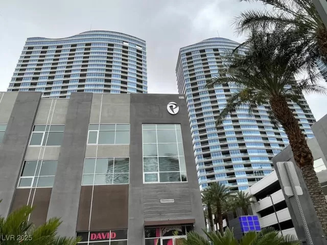 MLS: 2697341 Condo For Sale