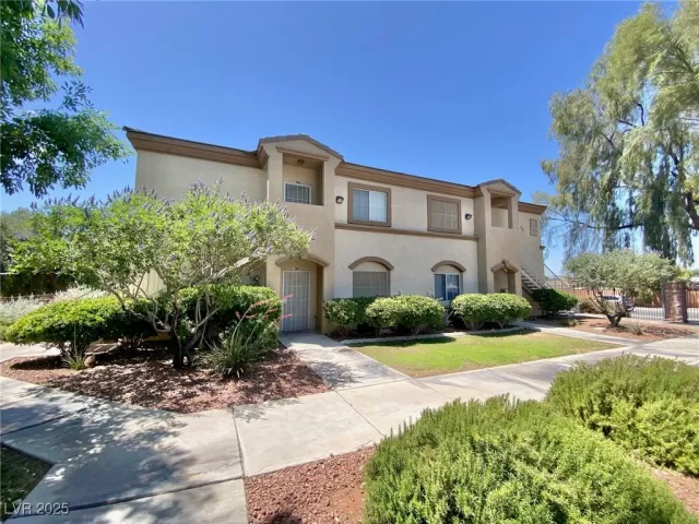 MLS: 2697353 Condo For Sale