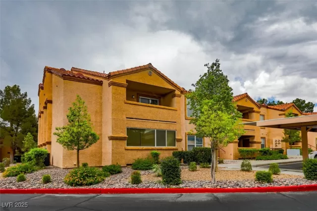 MLS: 2697355 Condo For Sale