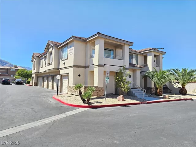 MLS: 2697371 Condo For Sale