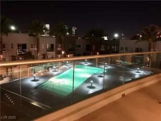 Photo #3: 2697396 Listing