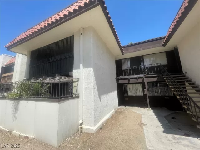 MLS: 2697408 Condo For Sale