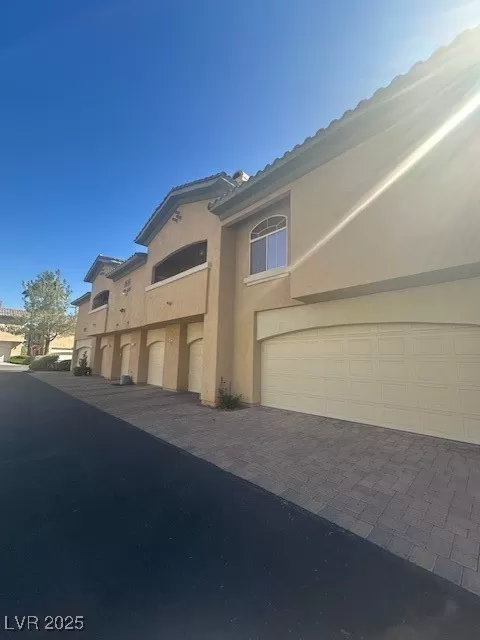 MLS: 2697425 Condo For Sale