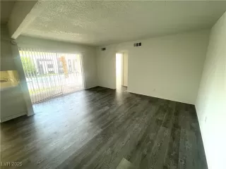 Photo #1: 2697431 Listing 