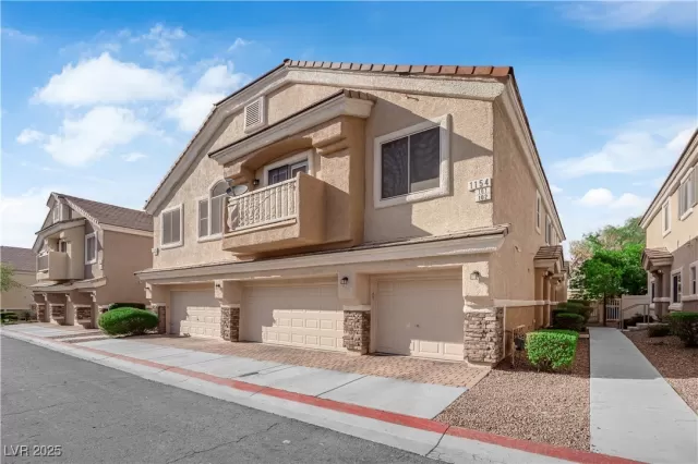 MLS: 2697440 Condo For Sale