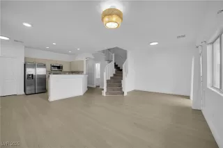 Photo #3: 2697440 Listing