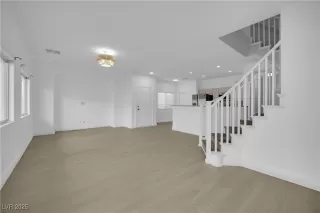 Photo #4: 2697440 Listing