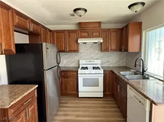 Photo #2: 2697477 Listing 