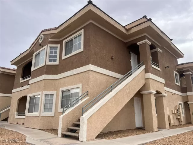 MLS: 2697580 Condo For Sale