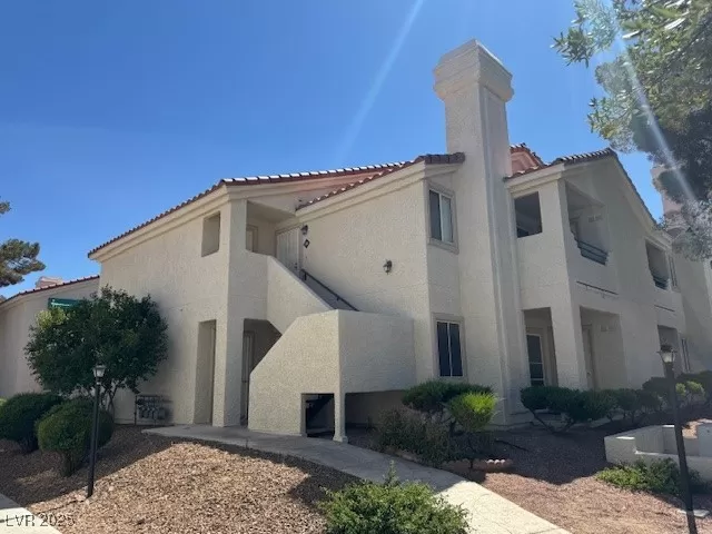 MLS: 2697582 Condo For Sale