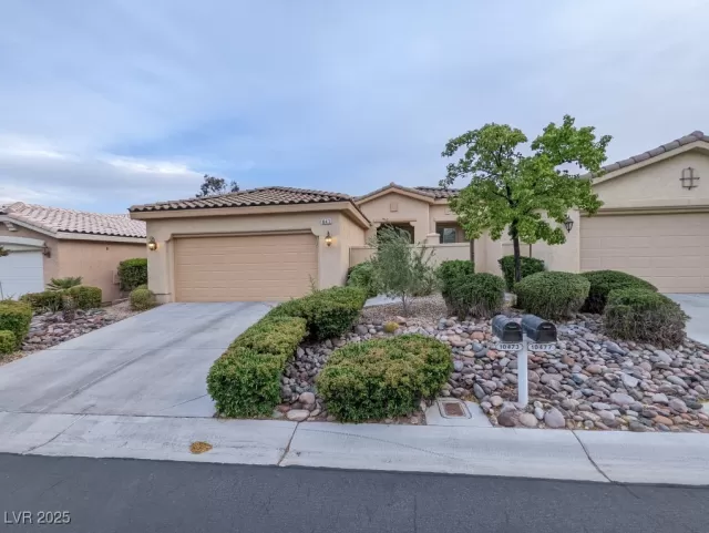 MLS: 2697592 Condo For Sale