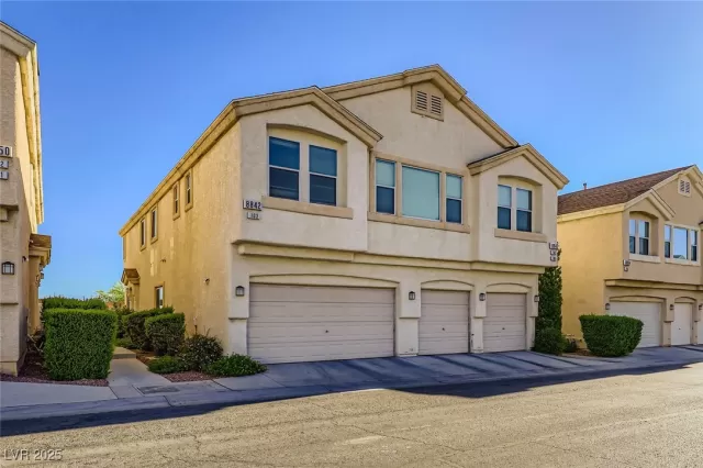 MLS: 2697595 Condo For Sale