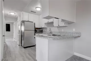 Photo #5: 2697600 Listing 