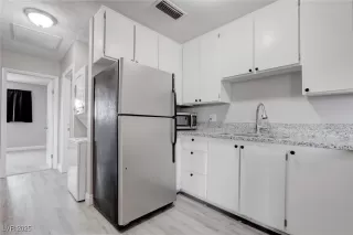 Photo #6: 2697600 Listing 