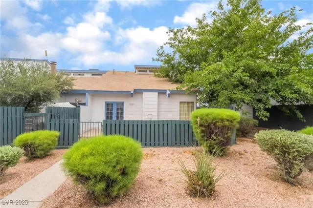 MLS: 2697617 Condo For Sale