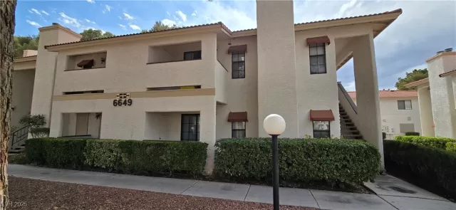 MLS: 2697660 Condo For Sale