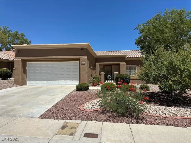 MLS: 2697675 Condo For Sale