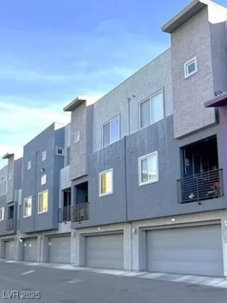 Photo #2: 2697691 Listing 