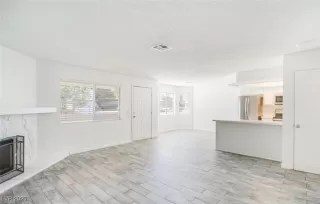 Photo #2: 2697743 Listing 