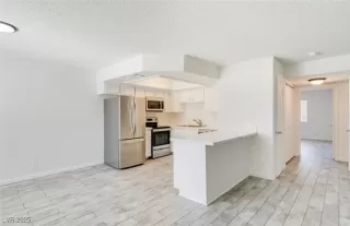 Photo #3: 2697743 Listing 