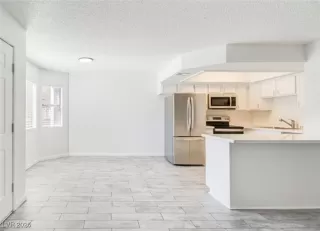 Photo #5: 2697743 Listing 