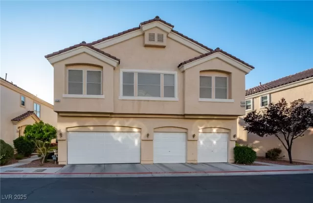 MLS: 2697812 Condo For Sale